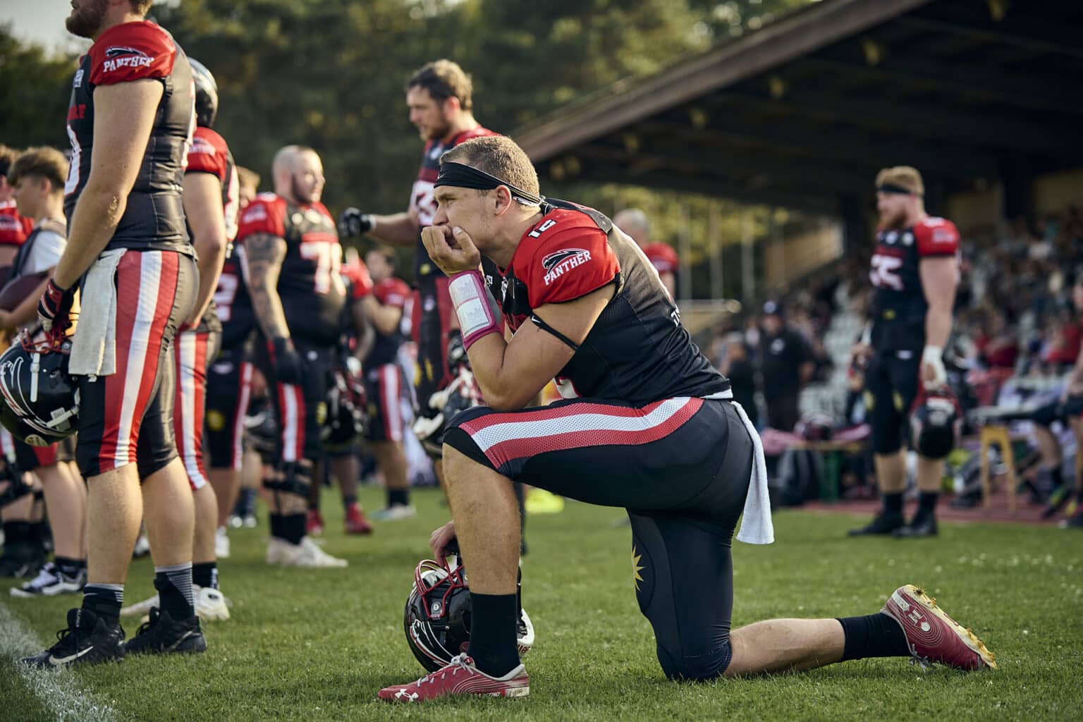 Düsseldorf Panther Spieler kniet